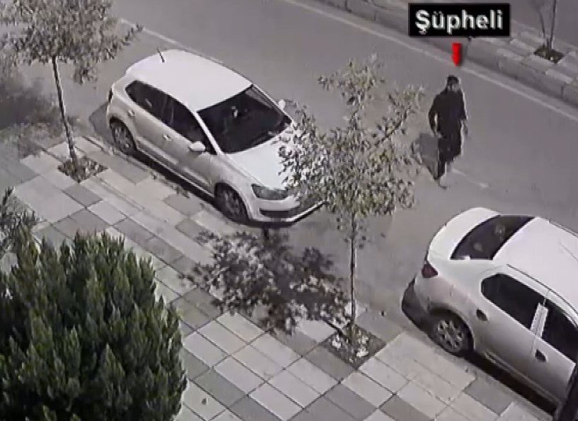 Park halindeki araçtan hırsızlığa tutuklama