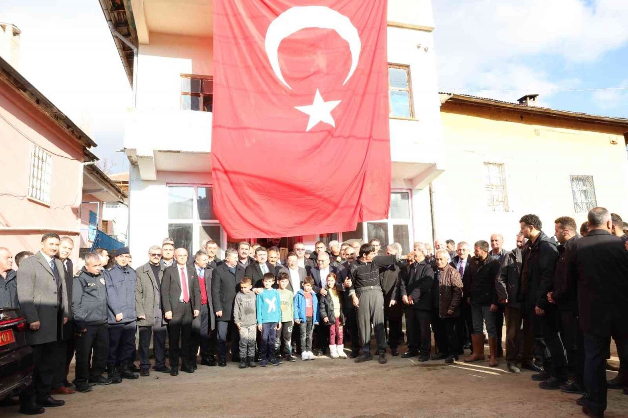 Halı saha sözü alan mahalle sakinlerinden teşekkür
