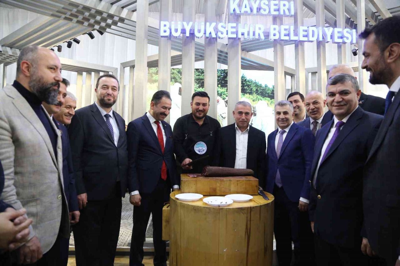 Yenikapı Kayseri Tanıtım Günleri’nde büyükşehir stantlarına yoğun ilgi