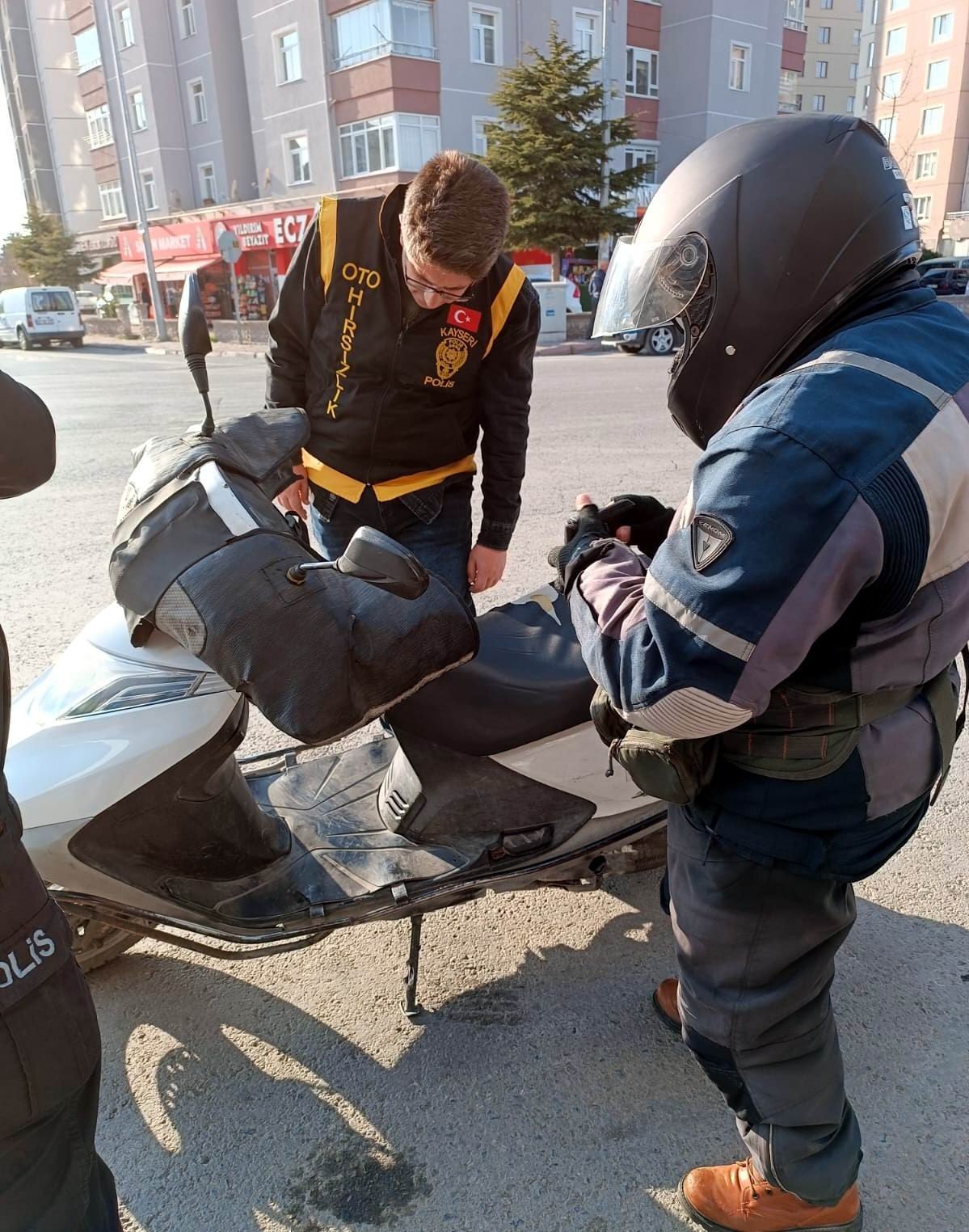 Oto Hırsızlığını Önlemek İçin Denetimler Aralıksız Sürüyor