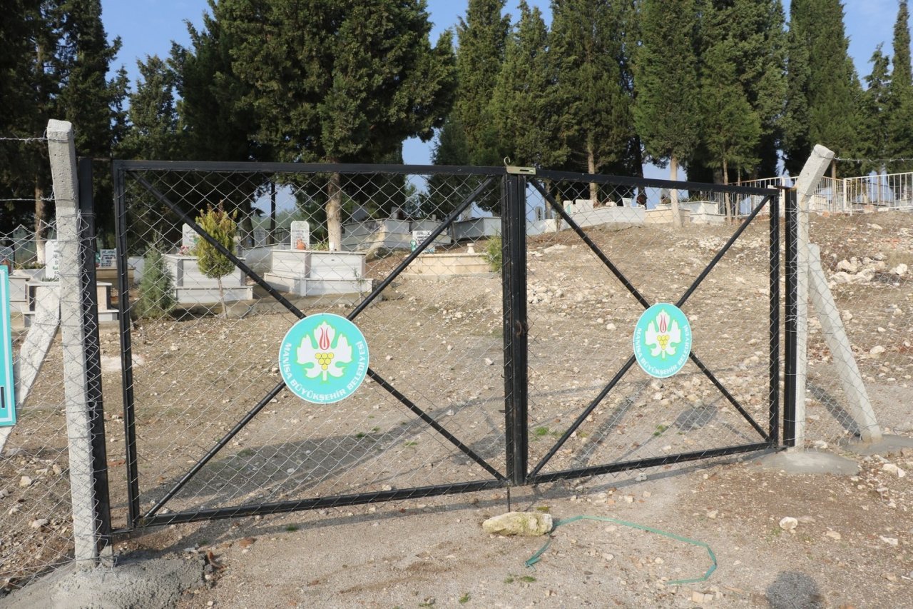 Saruhanlı’nın muhtarlarından Başkan Ergün’e hizmet teşekkürü