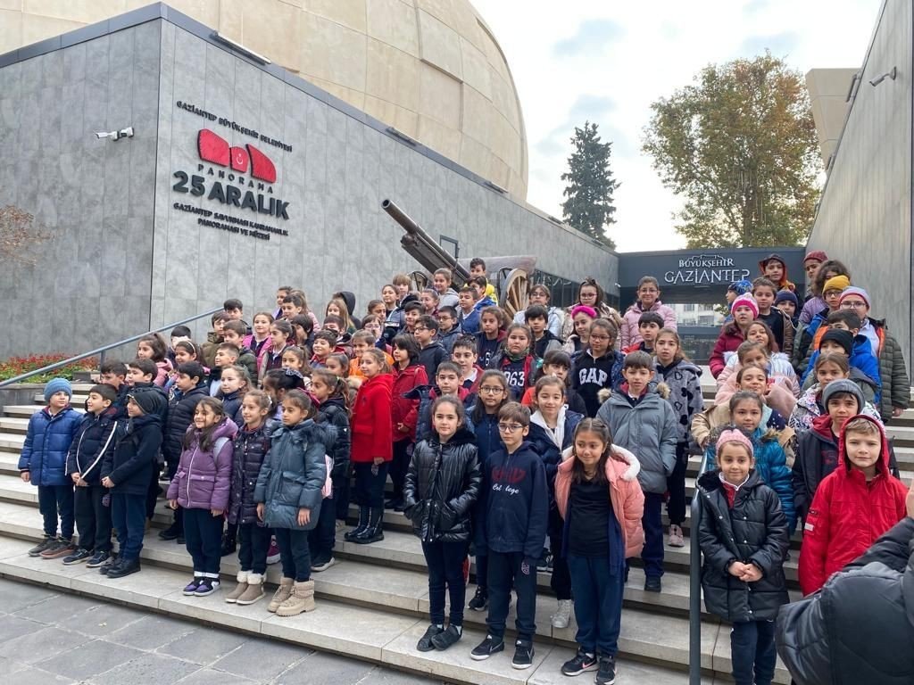 Minik öğrenciler Gaziantep’i mercek altına aldı