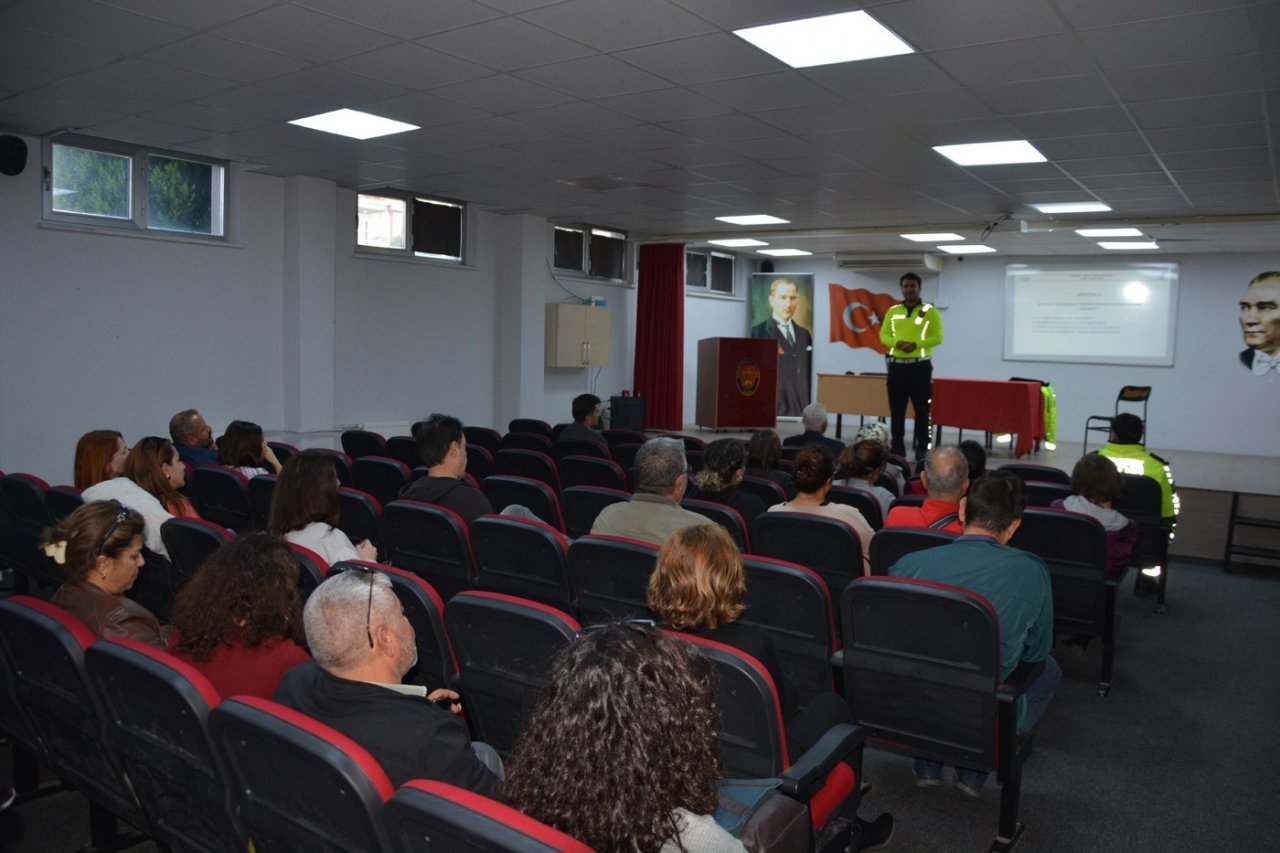 Ortaca’da öğretmenlere trafik eğitimi verildi