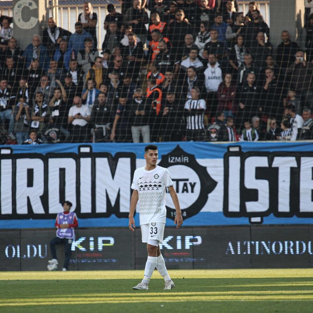 Altaylı Efe Sarıkaya, göz dolduruyor