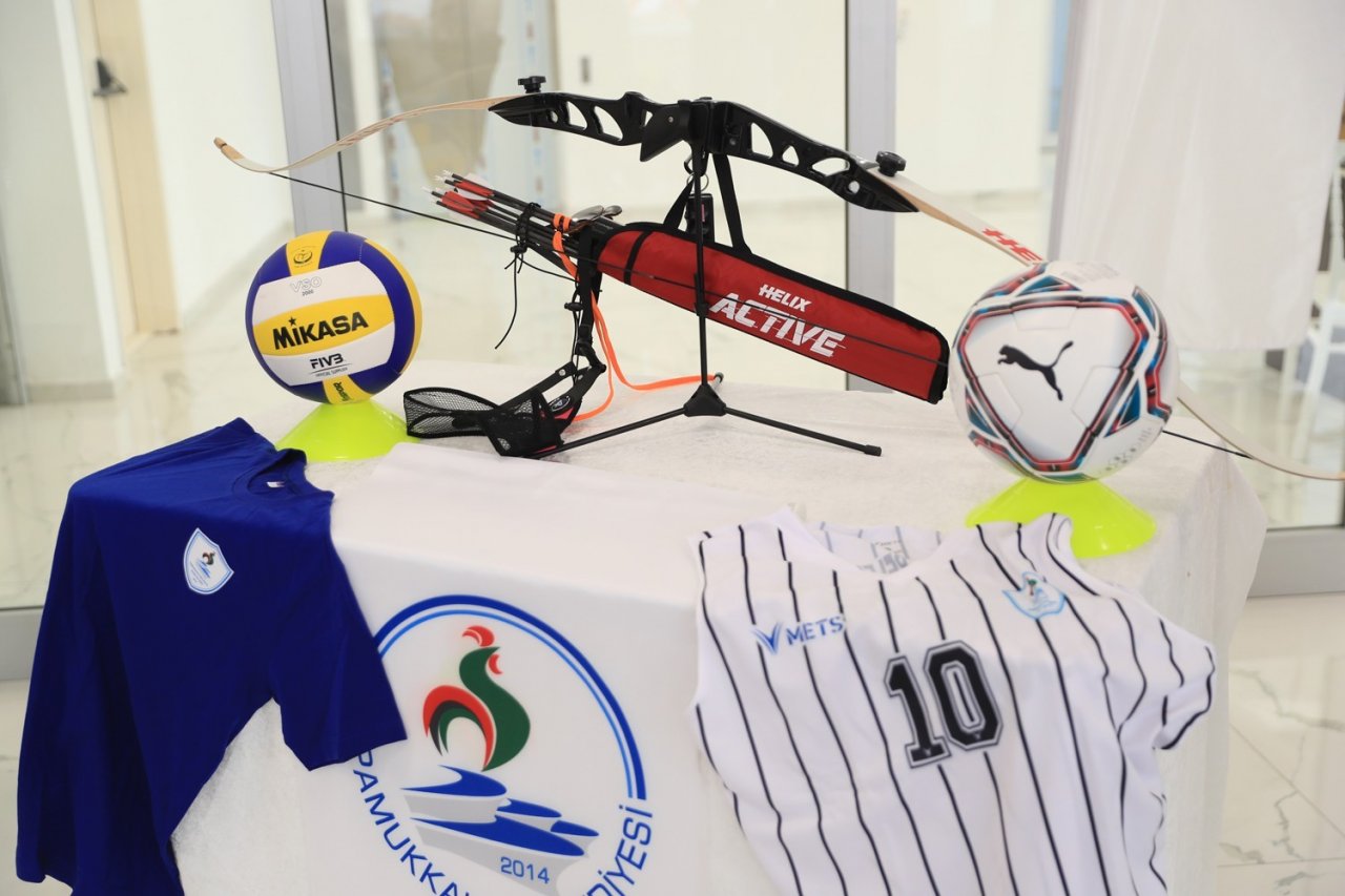 Pamukkale Belediyesinden amatör kulüplere malzeme desteği