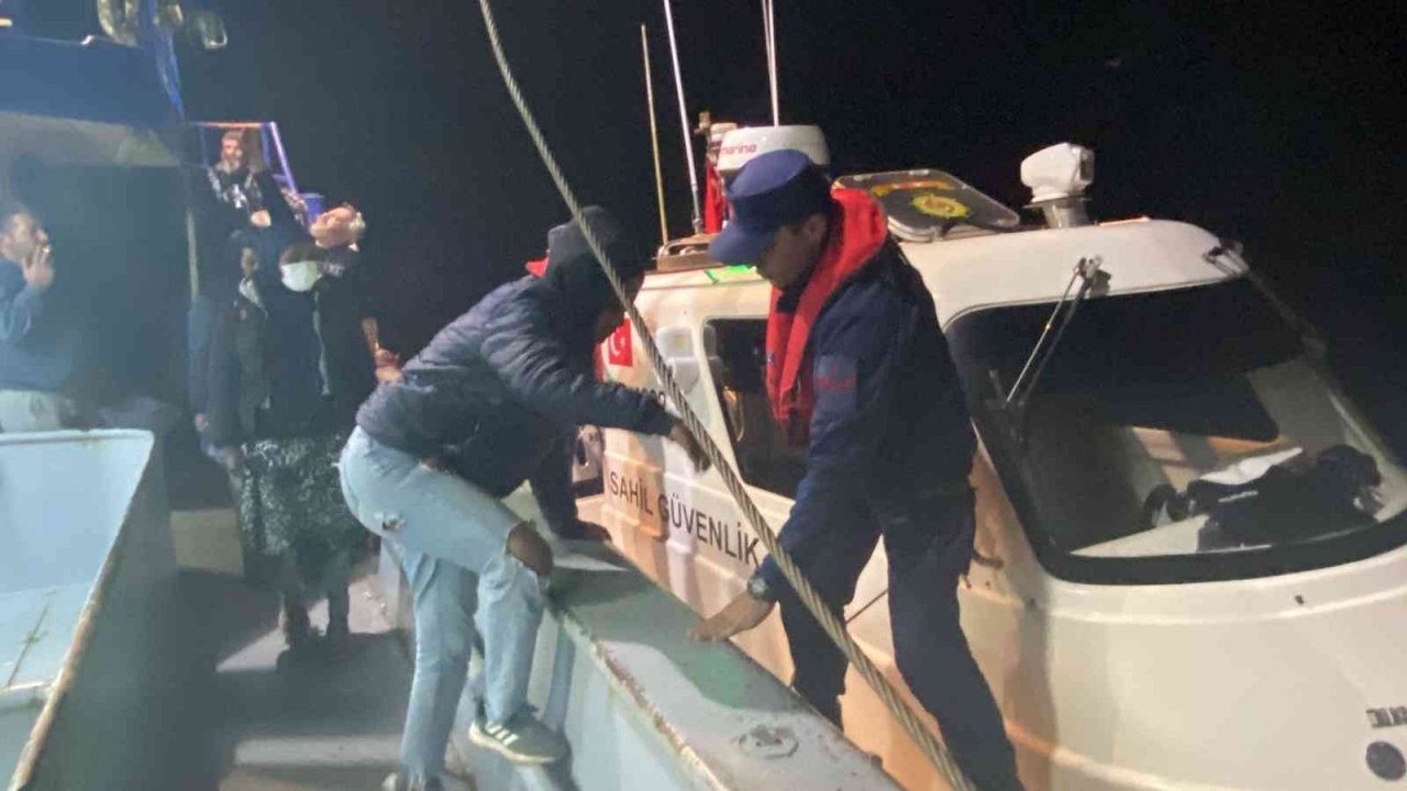 Yunanların ittiği 13 düzensiz göçmen Bodrum’da kurtarıldı
