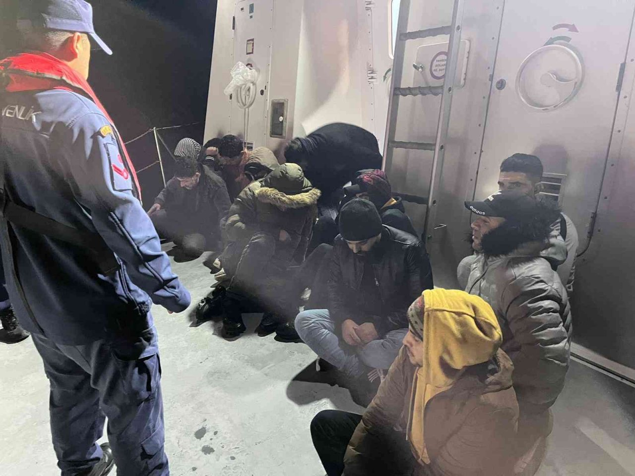 Yunanların ittiği 13 düzensiz göçmen Bodrum’da kurtarıldı