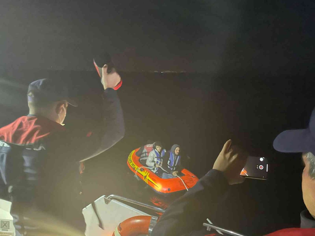 Yunanların ittiği 13 düzensiz göçmen Bodrum’da kurtarıldı