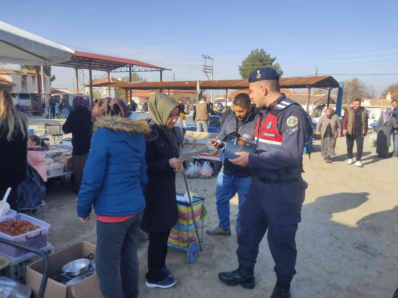 Jandarmadan köylerde KADES bilgilendirmesi