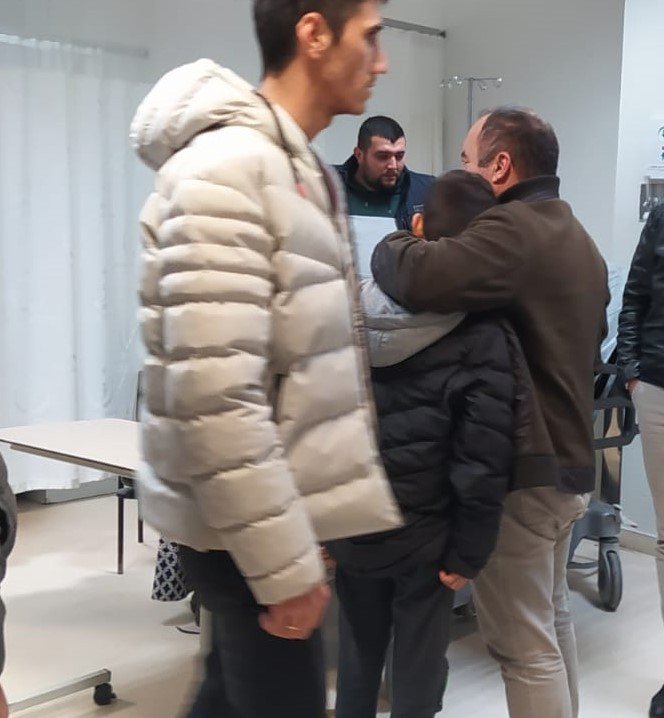 Yangına giden itfaiye aracı devrildi: 3 yaralı