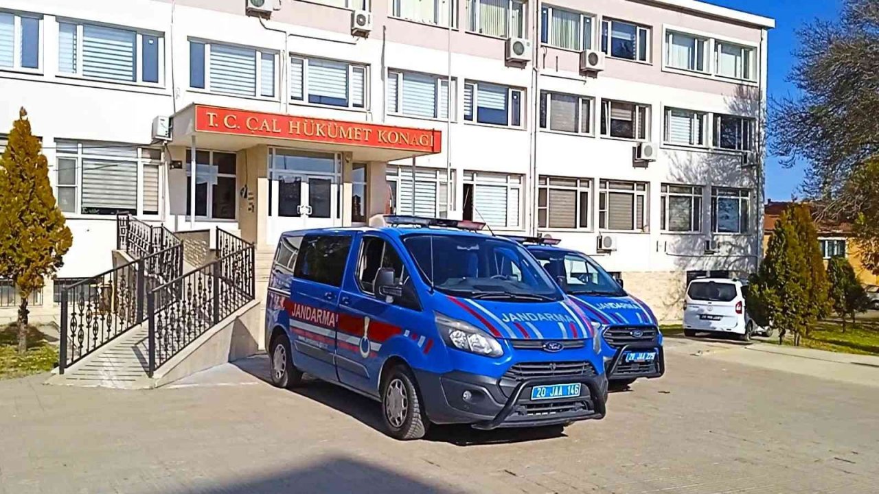 Kefen parasına göz diken dolandırıcılar, kapıya getirilen emekli maaşı da aldı