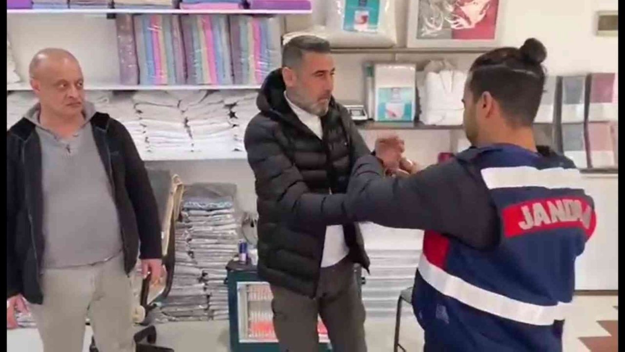 Kefen parasına göz diken dolandırıcılar, kapıya getirilen emekli maaşı da aldı