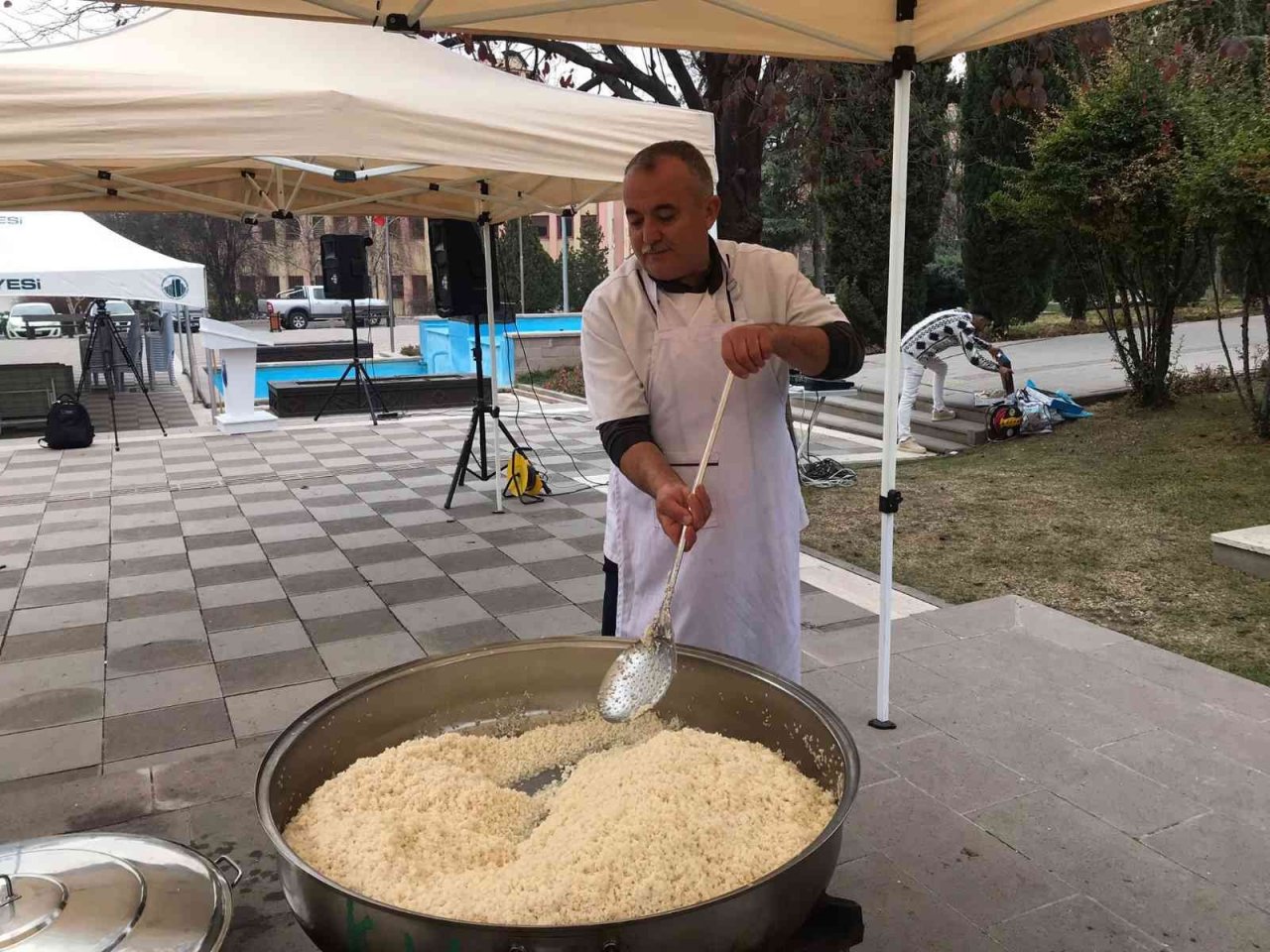 Başkentte pilav yeme günü düzenlendi
