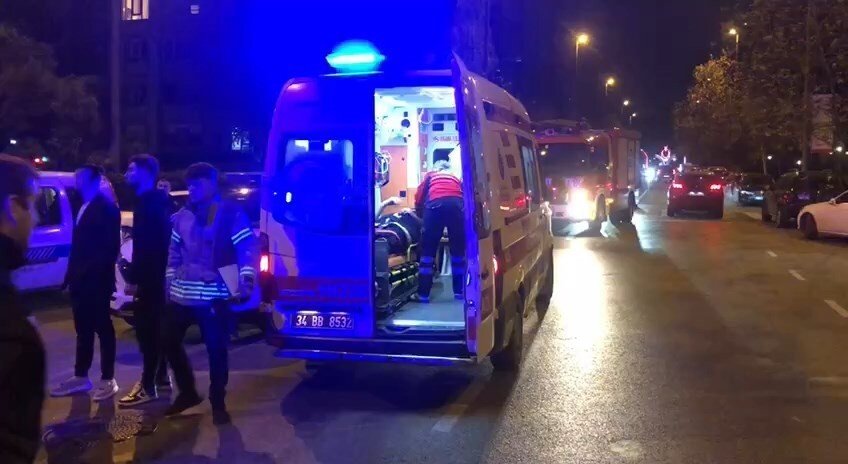Ataşehir’de iki otomobil çarpıştı: 3 yaralı