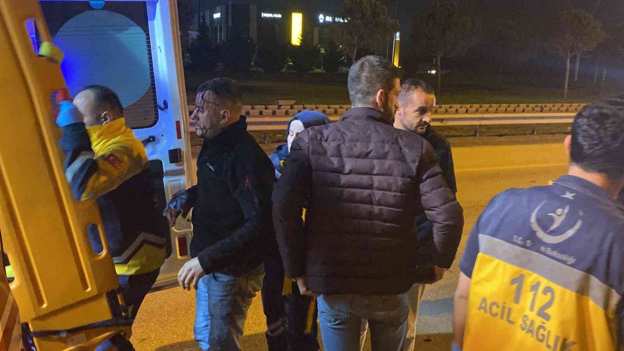 Kontrolden çıkan otomobil orta refüje çıktı: 1 yaralı