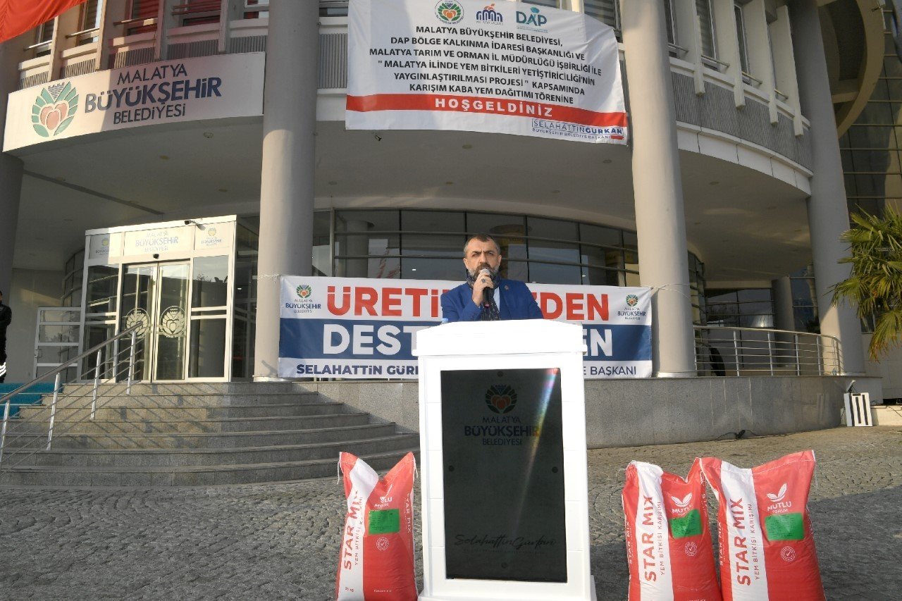 148 üreticiye karışık kaba yem tohumu dağıtıldı