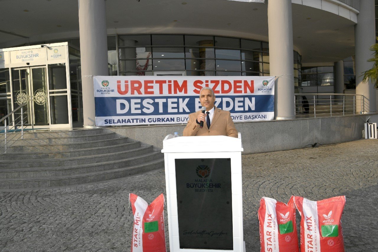 148 üreticiye karışık kaba yem tohumu dağıtıldı