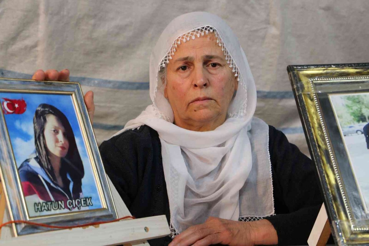 HDP il binasının önündeki ailelerin evlat nöbeti bin 195’inci gününde