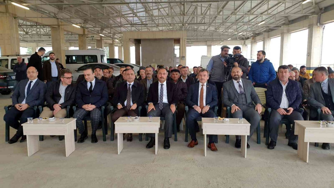 Orhaneli’de çiftçiye 6 ton arpa ve buğday dağıtıldı