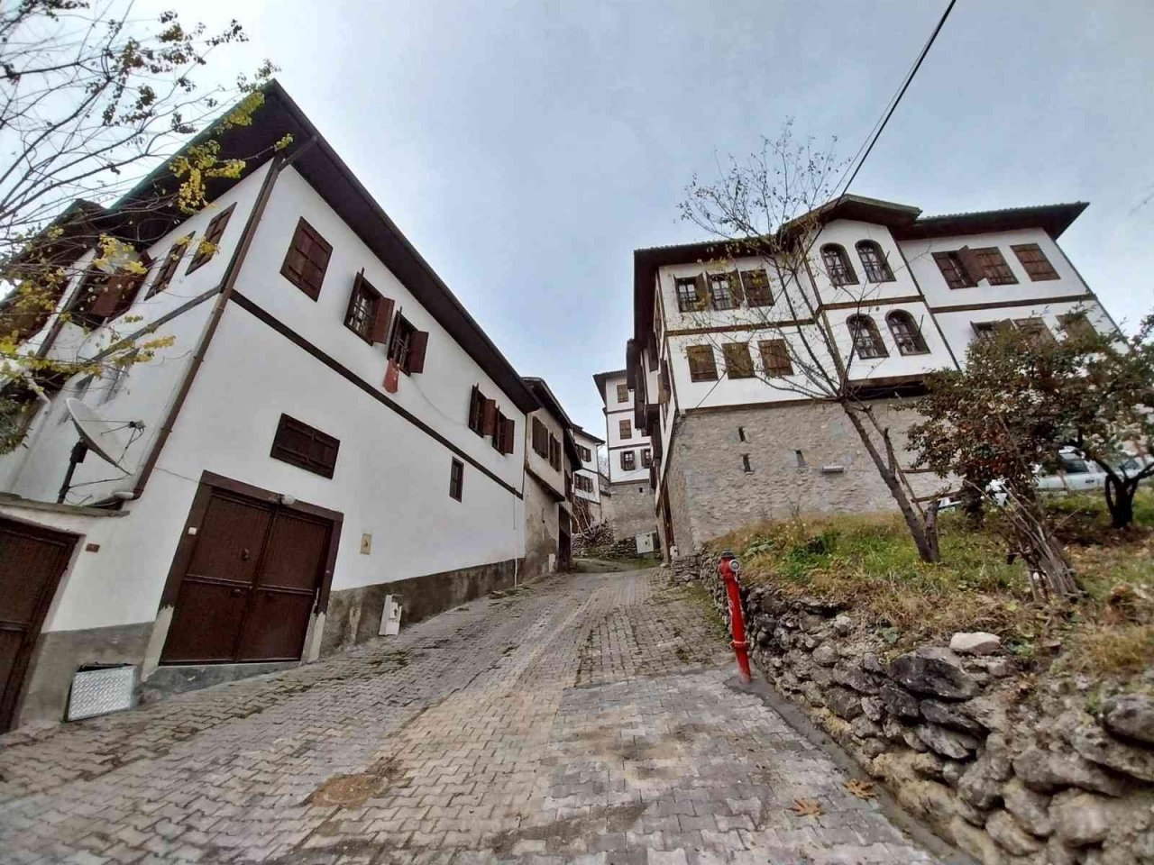 Yangın hidrantları ile dolapların kontrolleri yapıldı