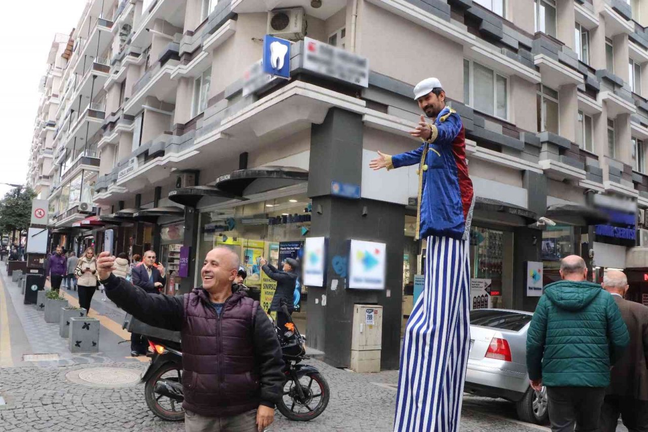 Tahta bacak cambazı baba-oğul Türkiye’de tek