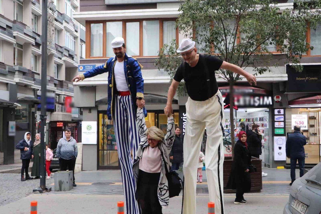 Tahta bacak cambazı baba-oğul Türkiye’de tek