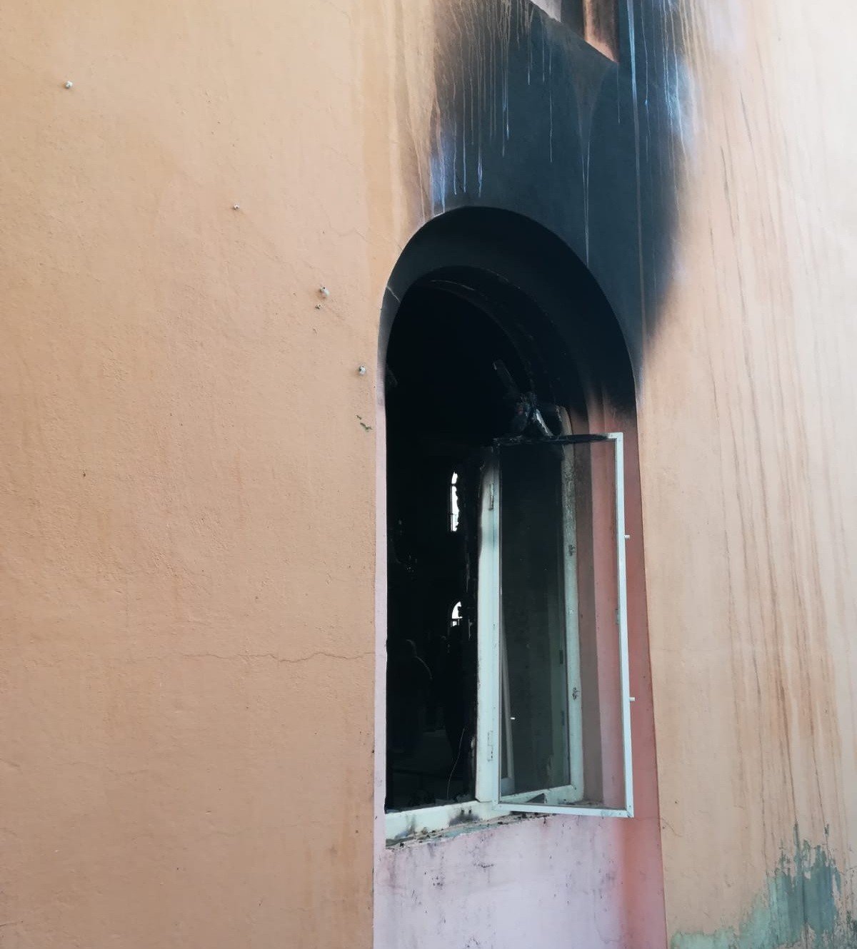 Camide çıkan yangın korkuttu