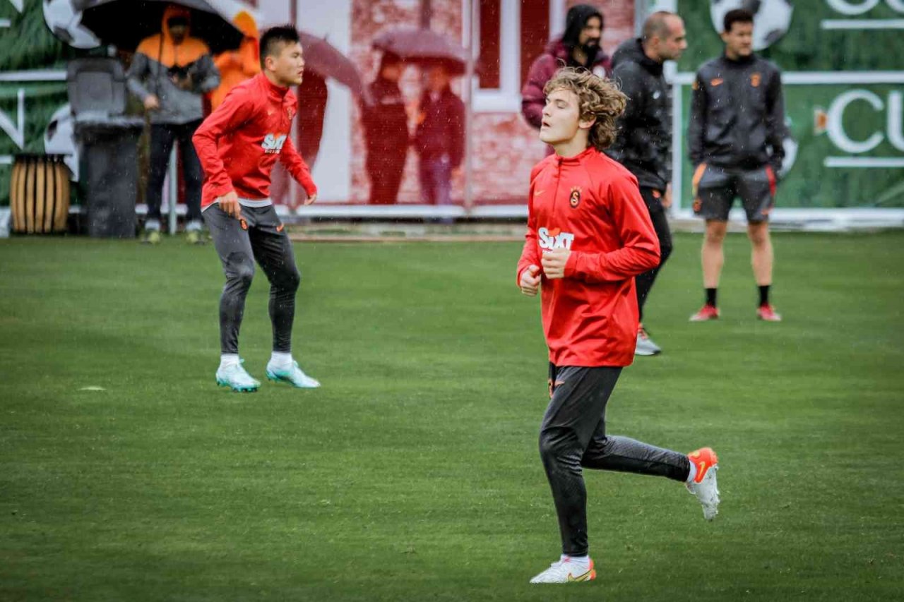 Victor Nelsson: "Galatasaray ile şampiyonluk kazanmak istiyorum"