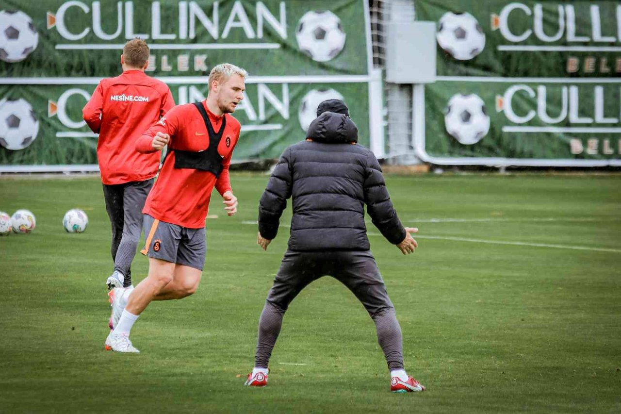 Victor Nelsson: "Galatasaray ile şampiyonluk kazanmak istiyorum"