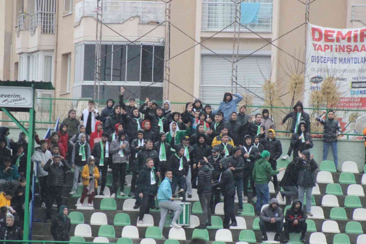 Salihli Belediyespor, Sultangazispor ile berabere kaldı