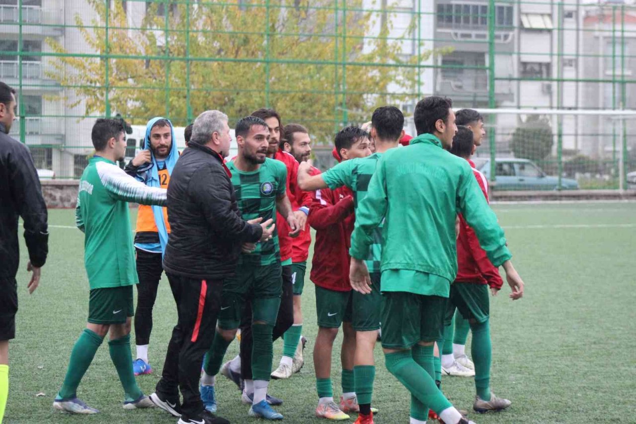 Salihli Belediyespor, Sultangazispor ile berabere kaldı