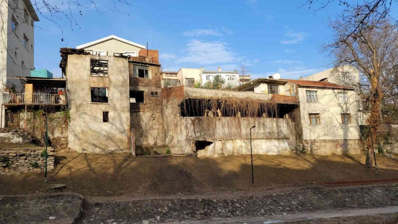 Bursa’da riskli yapılar ortadan kaldırılıyor