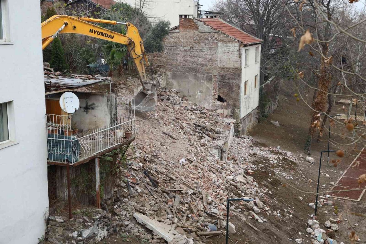 Bursa’da riskli yapılar ortadan kaldırılıyor