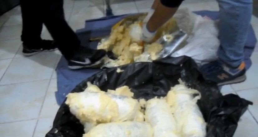 Diyarbakır’da yağ tenekesi içinde 7 kilo uyuşturucu ele geçirildi