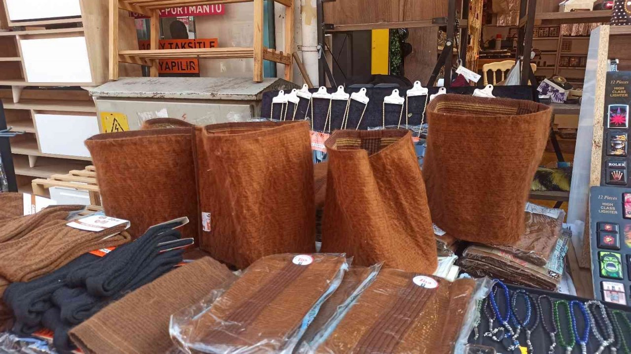 Soğuyan havalar deve yününden ürünlere talebi arttırdı