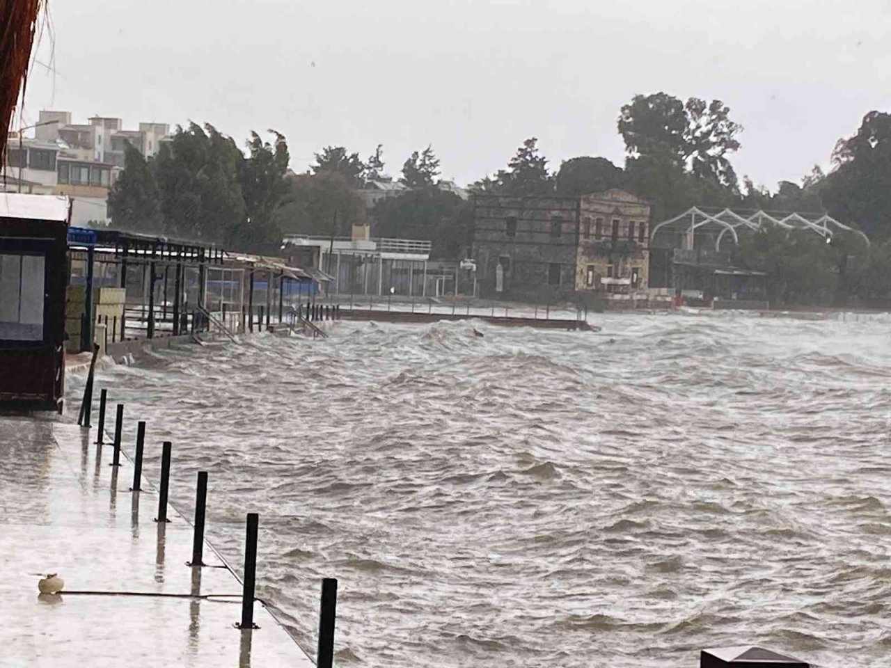 Bodrum’u fırtına vurdu