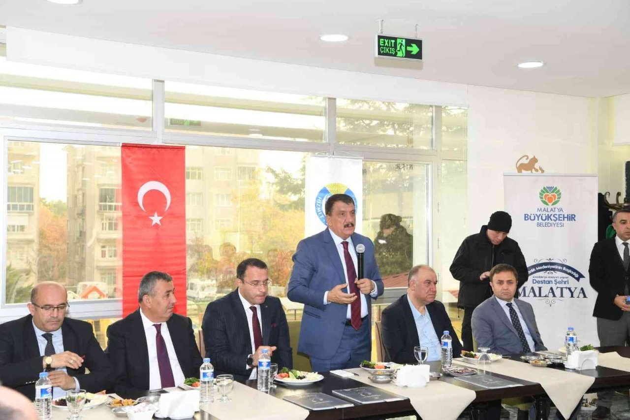 Gürkan, sendika temsilcileriyle bir araya geldi