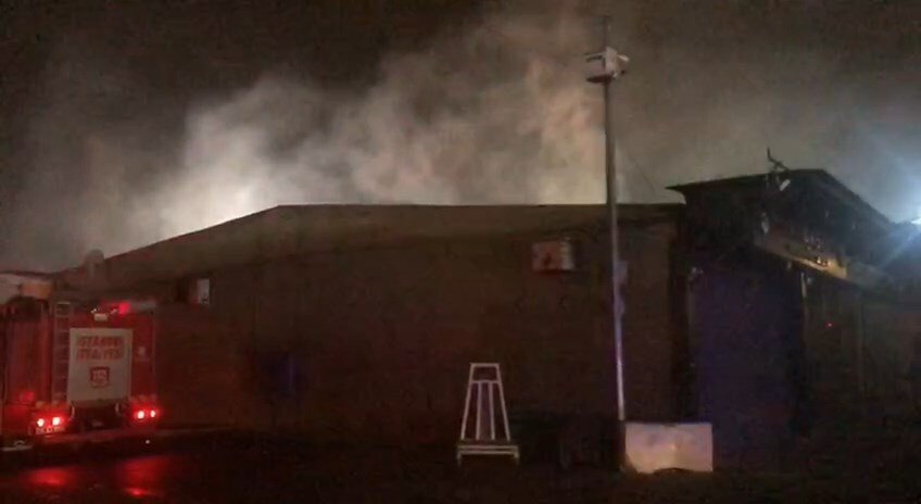 Ataşehir’de sebze ve meyve halindeki iş yerinde yangın