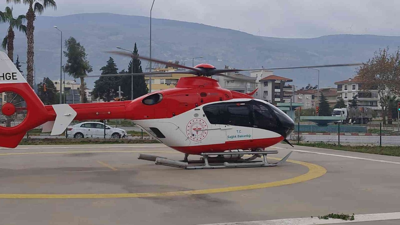 Kalp krizi geçiren adamın yardımına ambulans helikopter yetişti