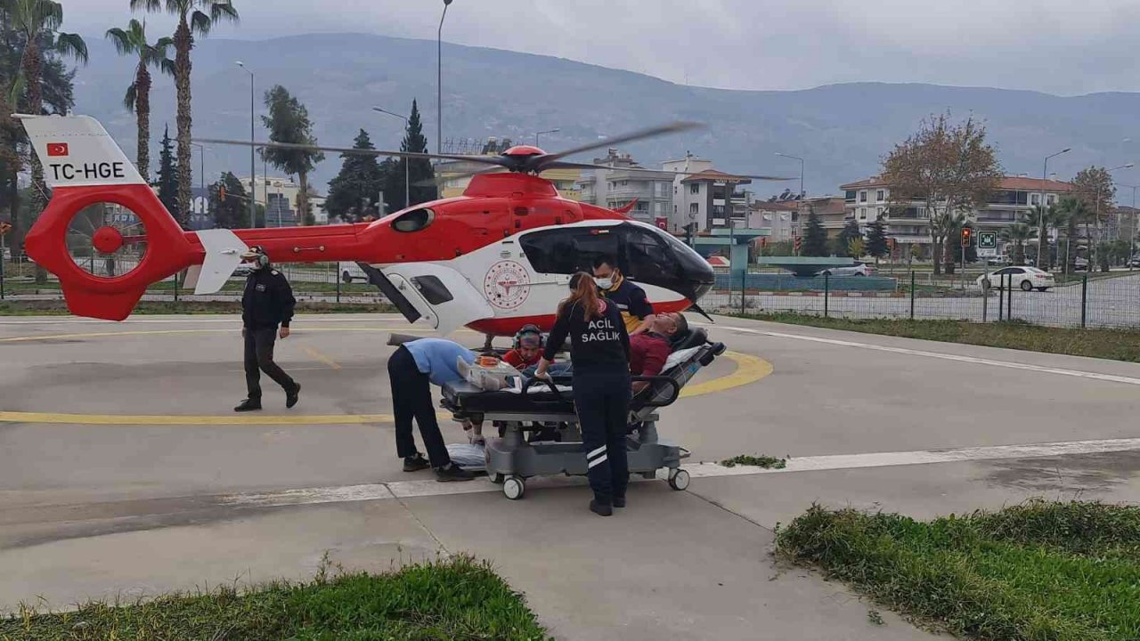 Kalp krizi geçiren adamın yardımına ambulans helikopter yetişti
