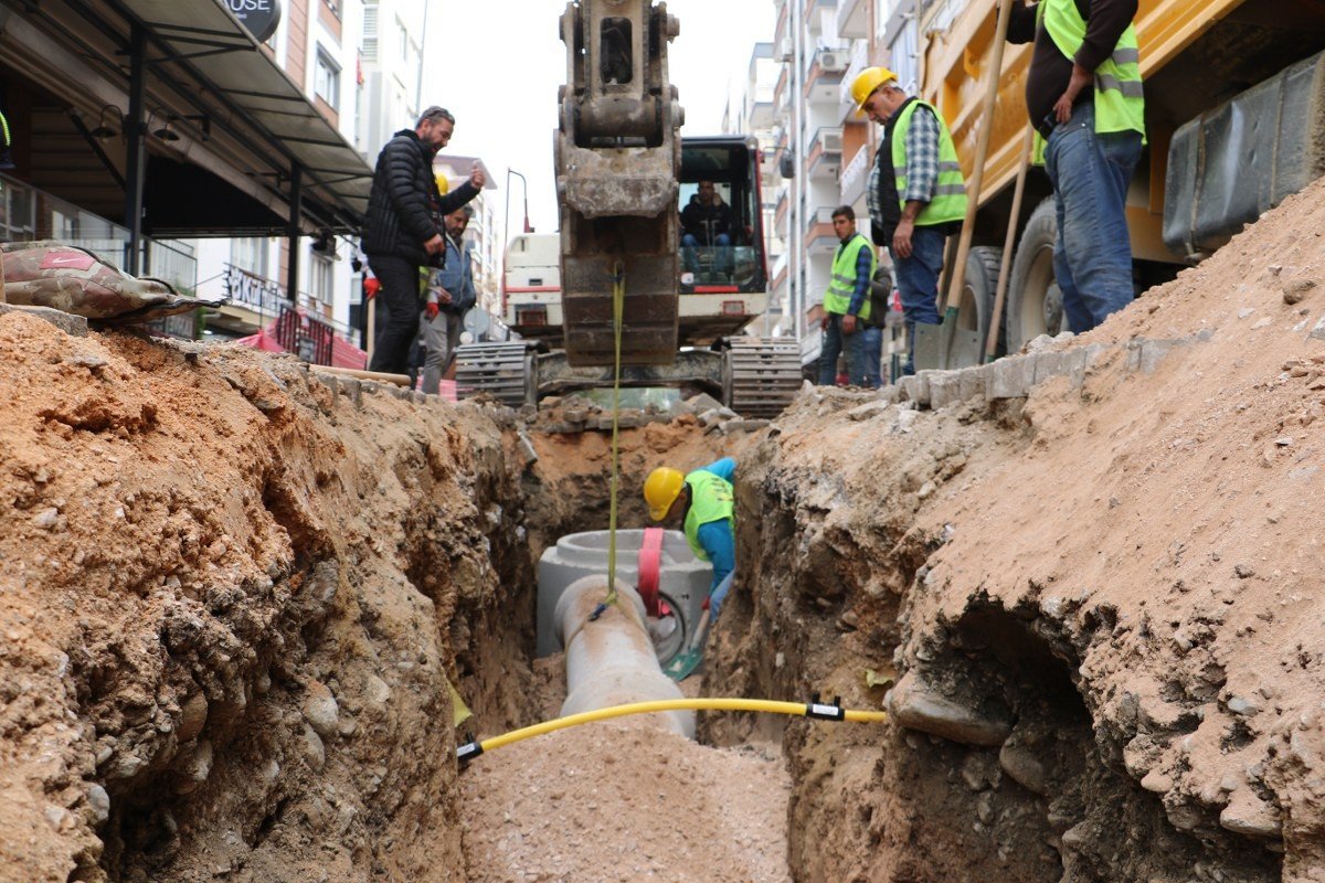 Avni Gemicioğlu Caddesi’nde altyapı çalışması tamamlandı