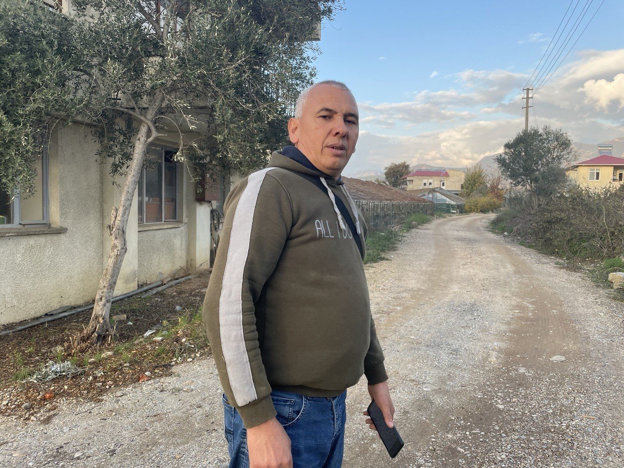 Antalya’da kiracıdan “Ev sahibi çıkmamız için tadilat başlattı” iddiası