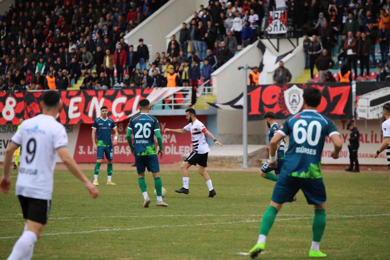 TFF 3. Lig: 68 Aksaray Belediyespor: 2 - Erbaa Spor Kulübü: 1