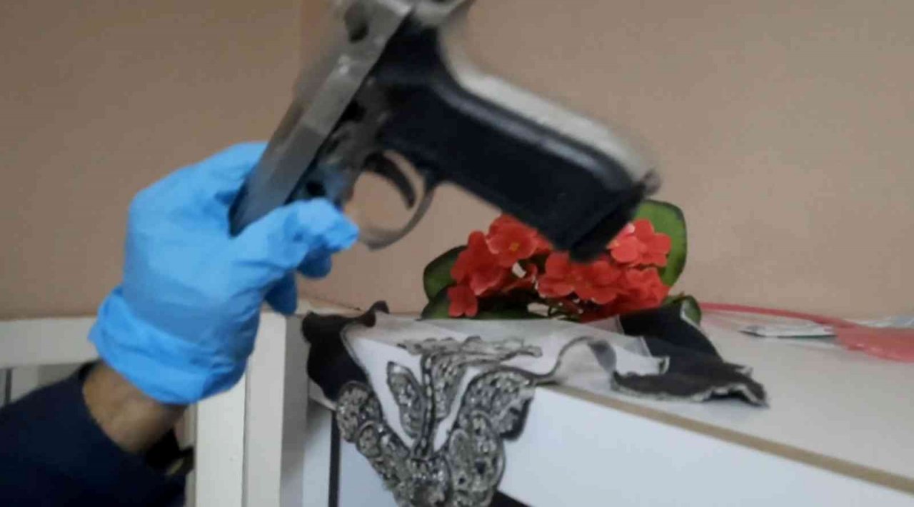 Kanepeden esrar, gardıroptan tüfek çıktı