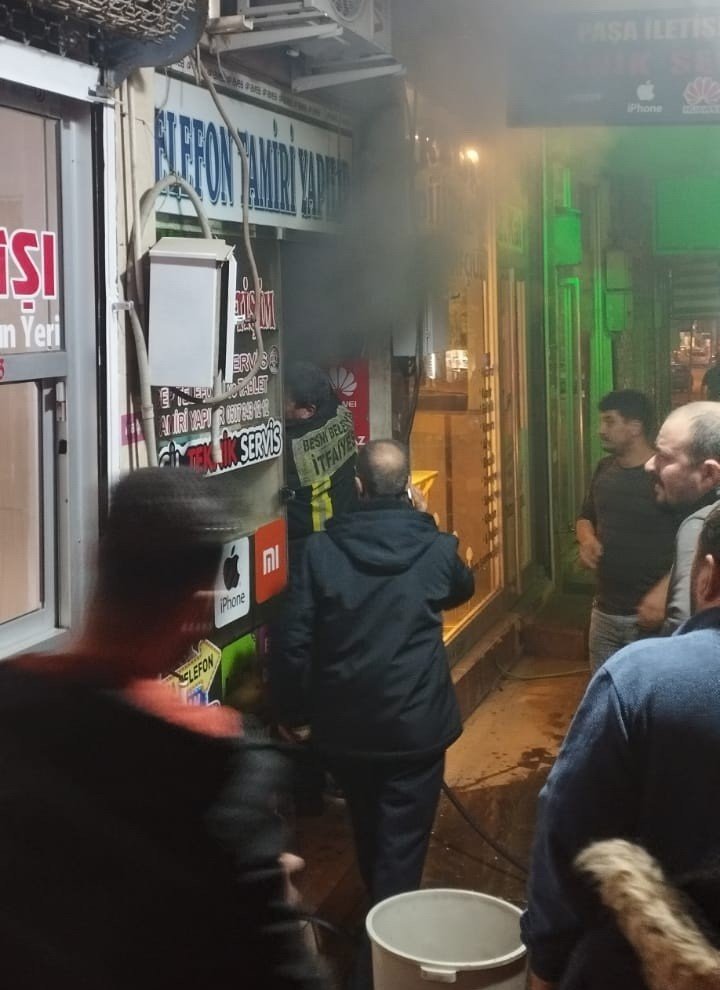 İş yerinde çıkan yangın korkuttu