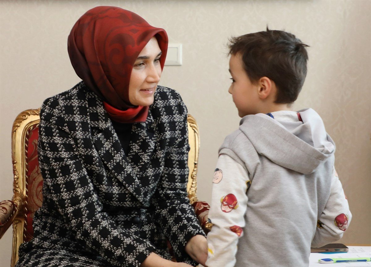 Vali Yiğitbaşı yeni hafta mesaisine şehit yakınlarını kabul ederek başladı