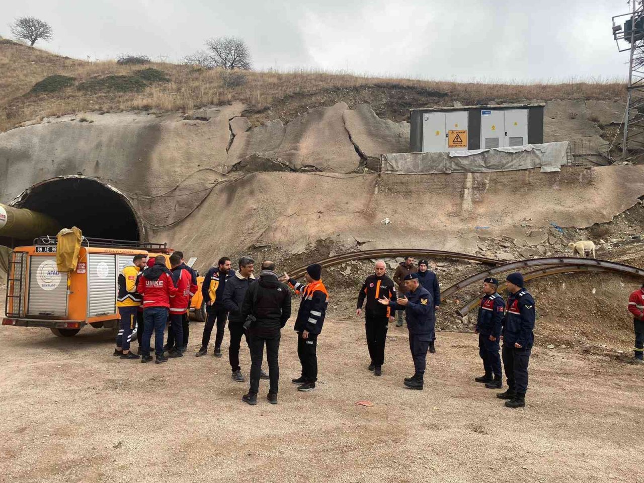 Kop tünelinde göçük: 5 işçi yaralandı