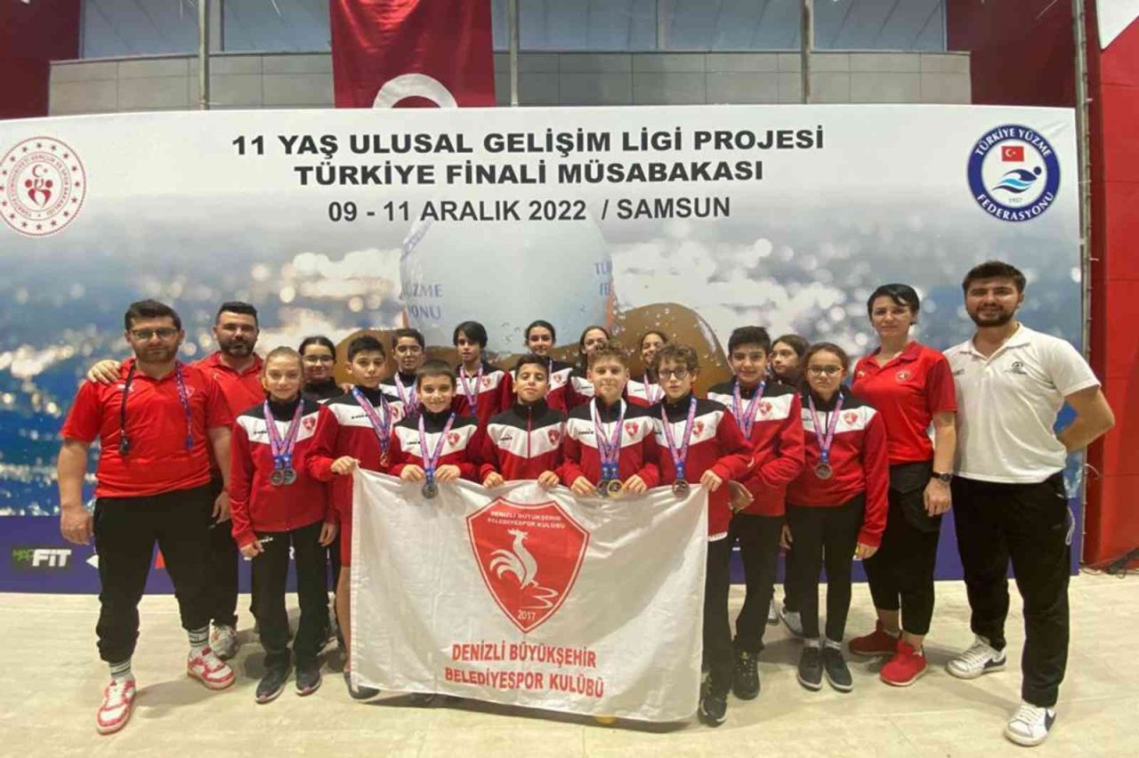 Büyükşehir yüzme takımı 35 madalya ile şampiyonaya damga vurdu