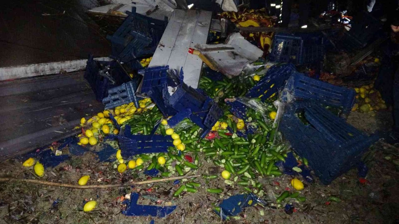 Burdur’da meyve yüklü kamyon uçurumdan aşağı düştü: 1 ölü