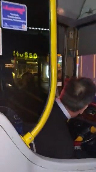 Ataşehir’de İETT aracının önünü kesip şoföre saldırdı